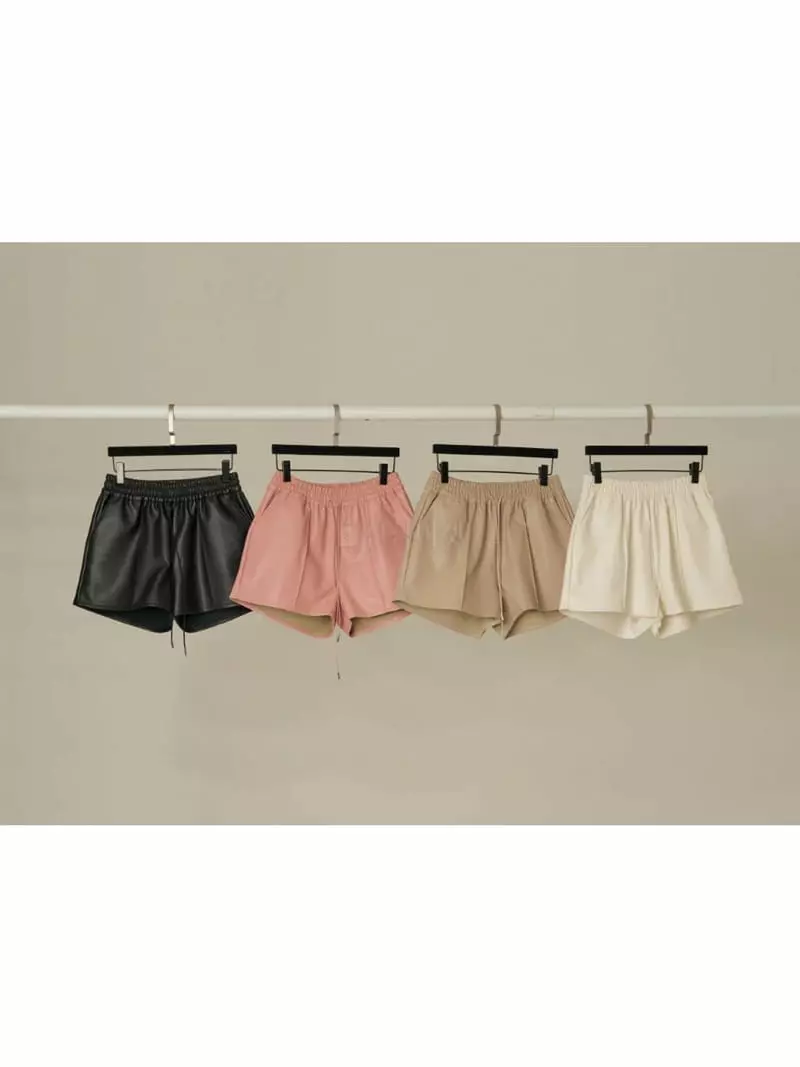 Howl - Korean Women Fashion - #momslook - Leatshirt Pintuck Shorts - 4