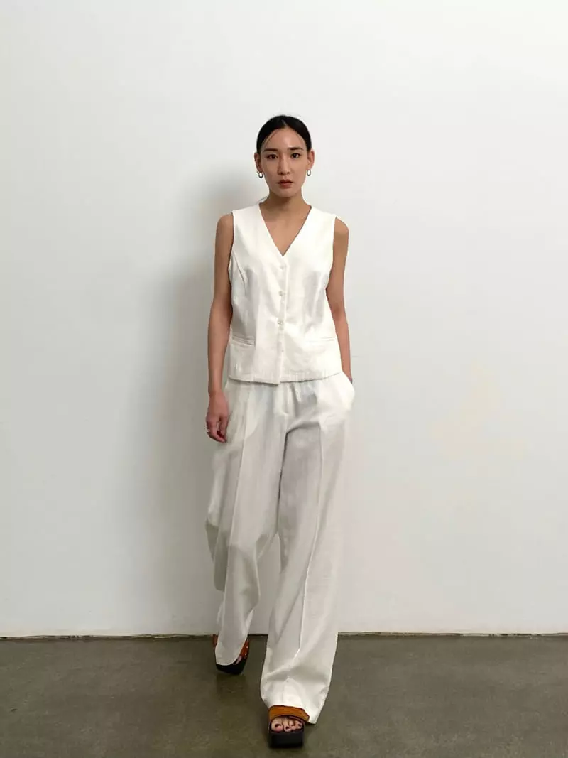 Inni - Korean Women Fashion - #momslook - Mark Color Linen Vest Set - 4