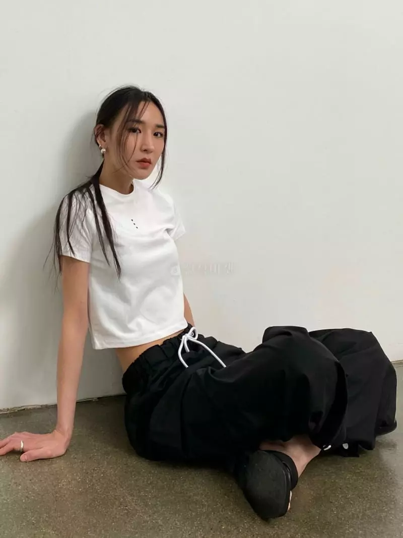 Inni - Korean Women Fashion - #womensfashion - Button Paitn Tee - 2