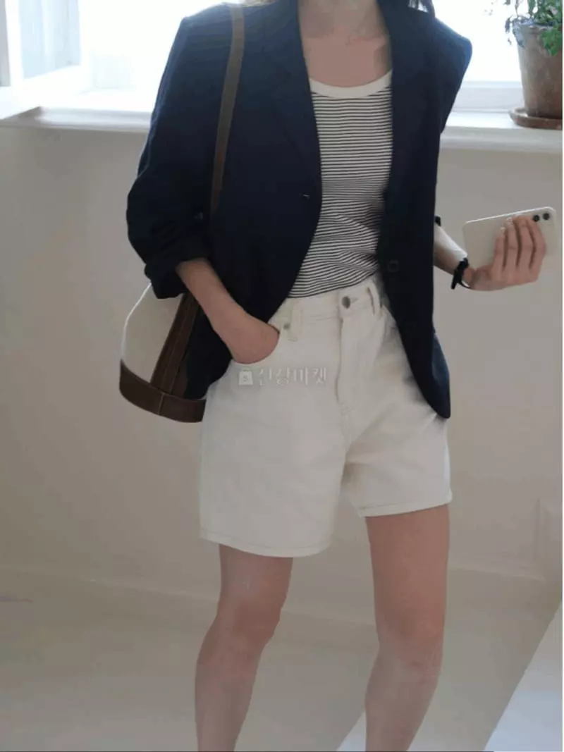 Jinsim - Korean Women Fashion - #womensfashion - Milk Shorts - 3