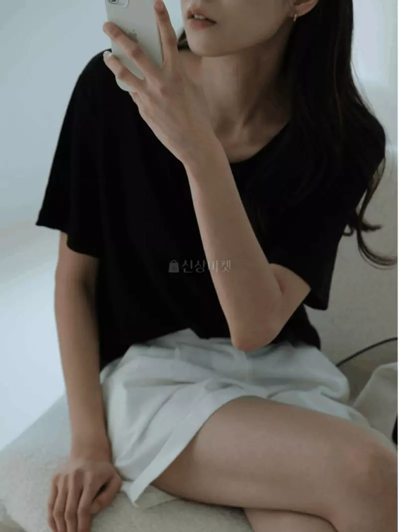 Jinsim - Korean Women Fashion - #womensfashion - U Neck Tee - 2
