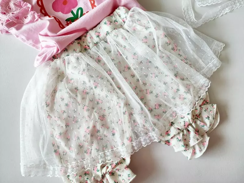 Kikimora - Korean Children Fashion - #designkidswear - Small Flower Sha Pants