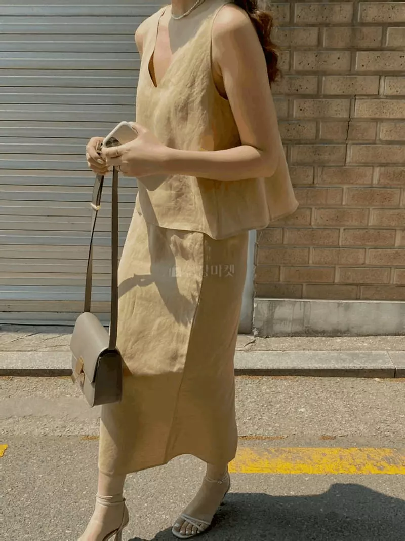 Knock - Korean Women Fashion - #restrostyle - Pigment Sleeveless Blouse