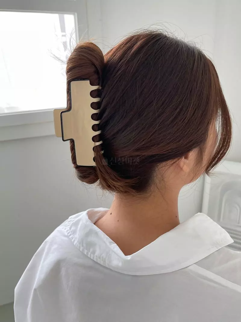 Lapin - Korean Women Fashion - #momslook - Color Triangle Hairpin - 3