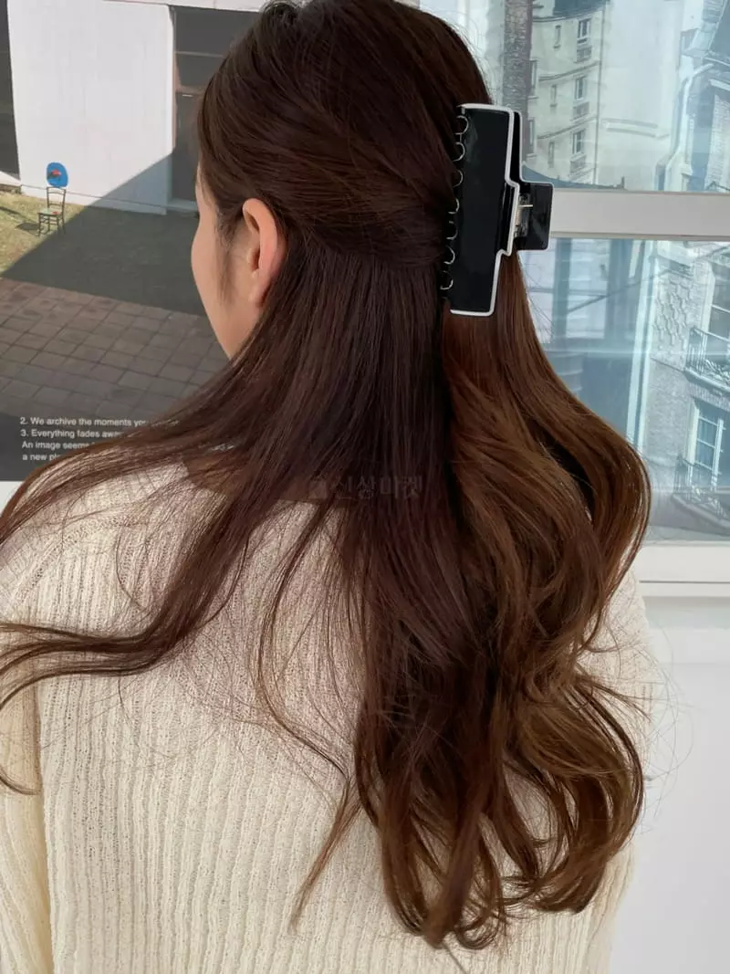Lapin - Korean Women Fashion - #momslook - Color Triangle Hairpin - 4