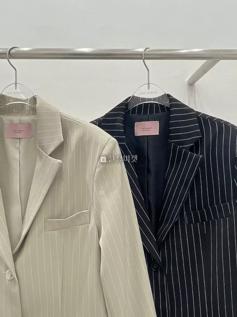 Lovemoment - Korean Women Fashion - #momslook - Stripes Boxy Jacket - 4