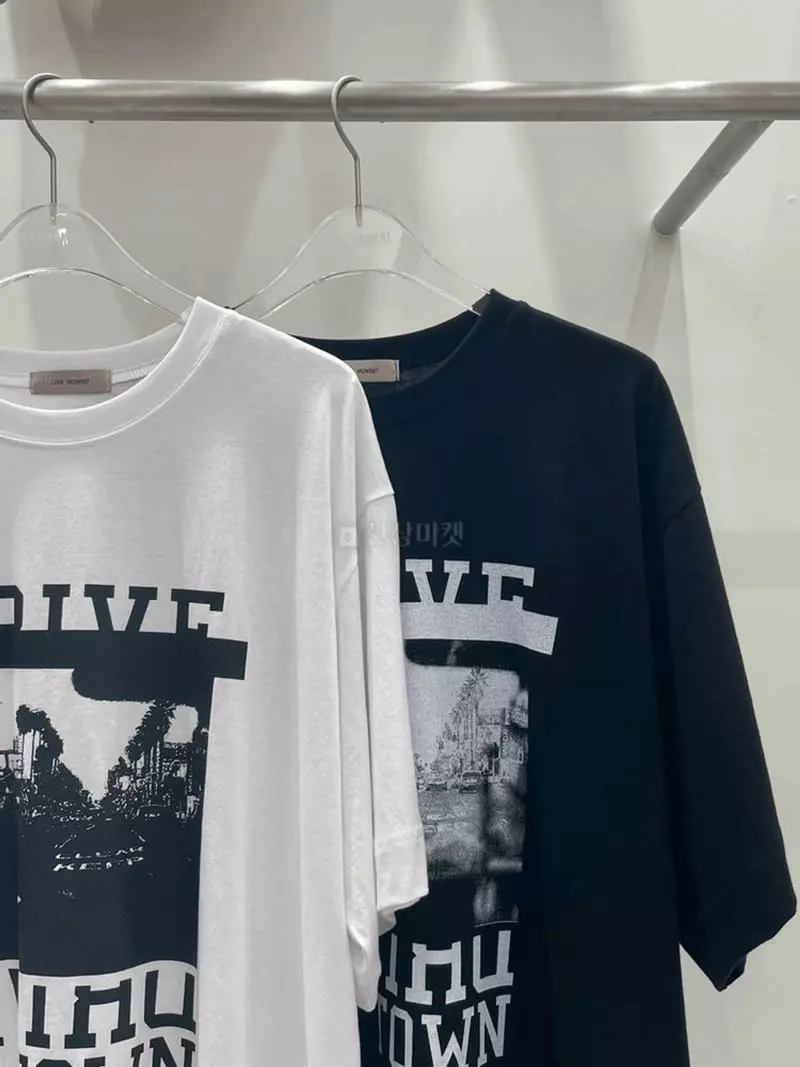 Lovemoment - Korean Women Fashion - #momslook - Drive Box Tee - 4