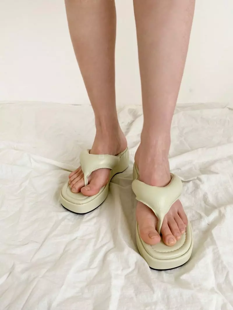 Lowkun - Korean Women Fashion - #momslook - Y0051 Flat Porm Flip-Flops - 3