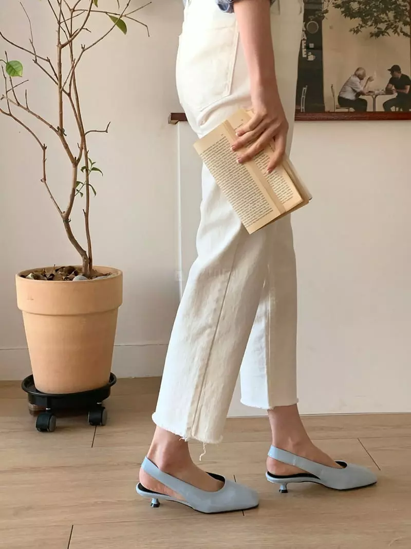 Lowkun - Korean Women Fashion - #restrostyle - Y0103 Wide Sling Back Shoes - 2