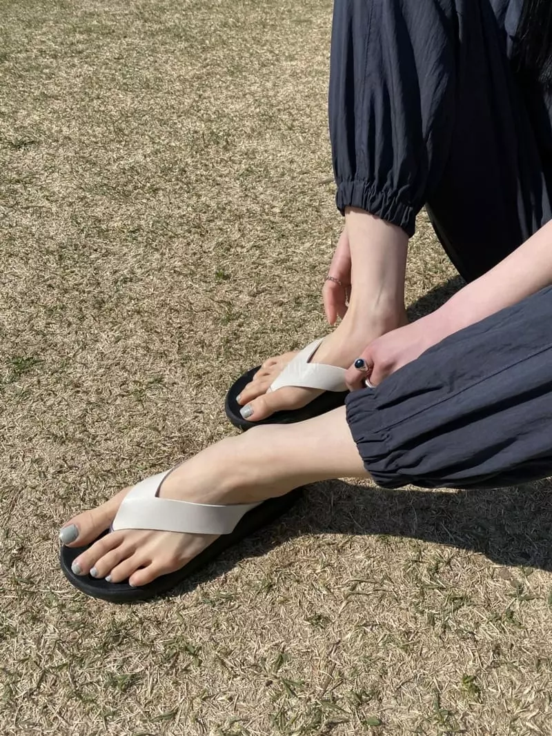 Lowkun - Korean Women Fashion - #momslook - Y0037 Marlang Flip-Flops - 4