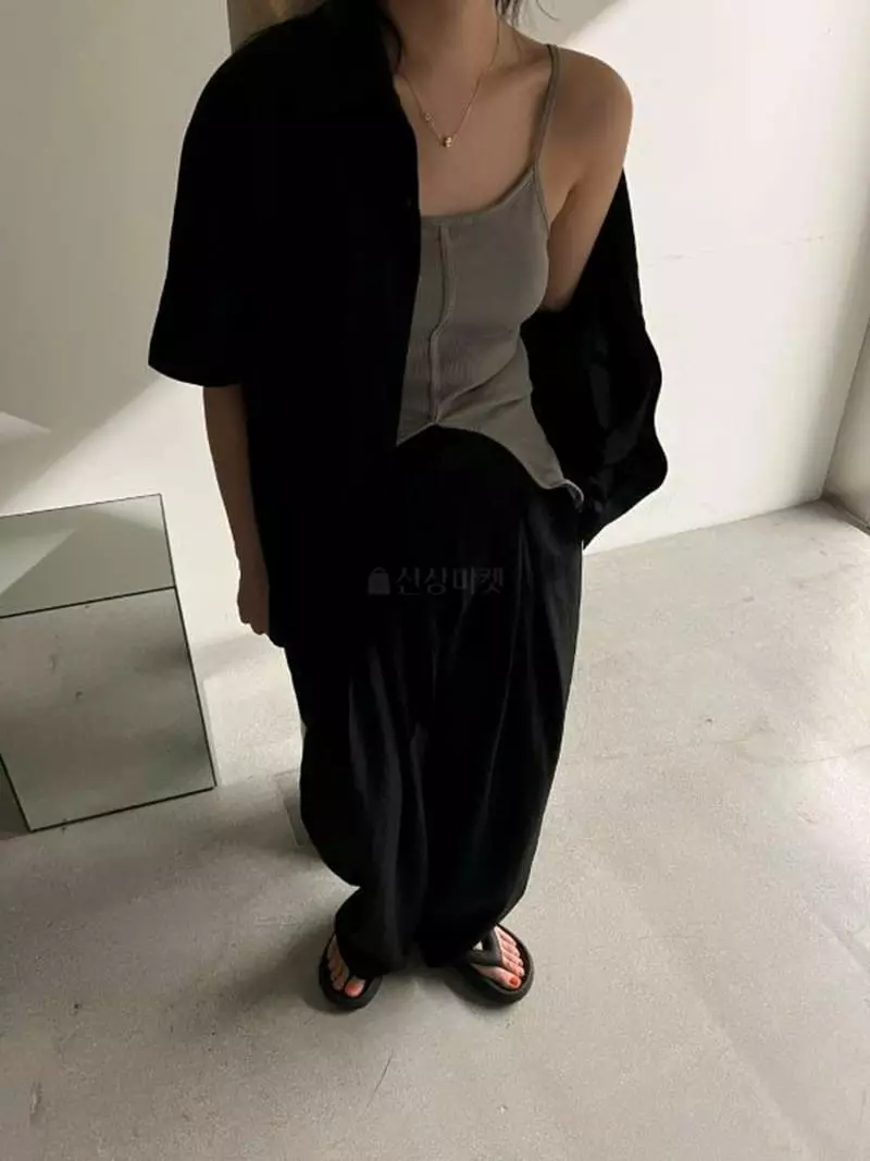 Maint - Korean Women Fashion - #momslook - Slit Sleeveless - 4