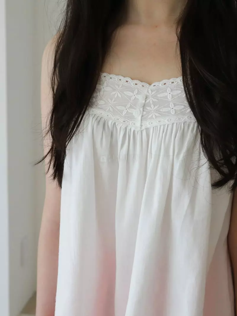 Majdan - Korean Women Fashion - #womensfashion - Near Lace Sleeveless