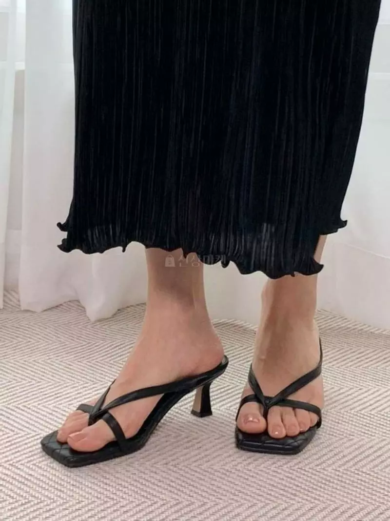 Mario - Korean Women Fashion - #momslook - 5013 Square Flip-Flops - 2