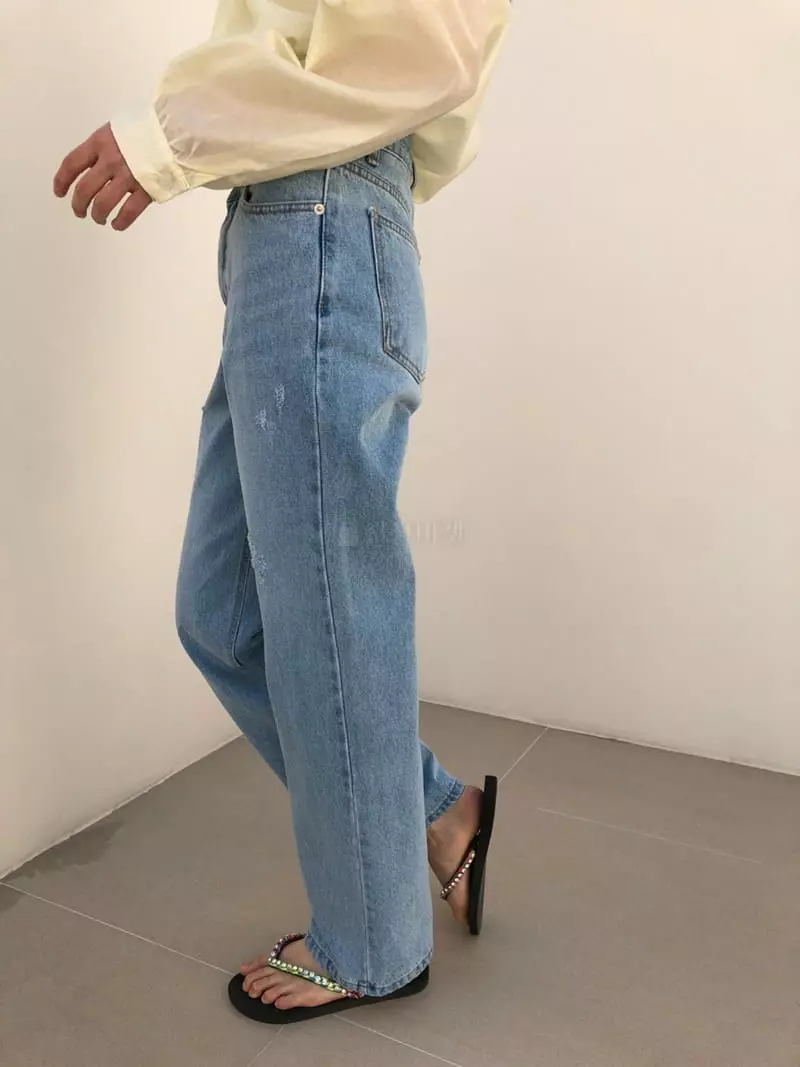 Matilda - Korean Women Fashion - #momslook - Cutting Jeans