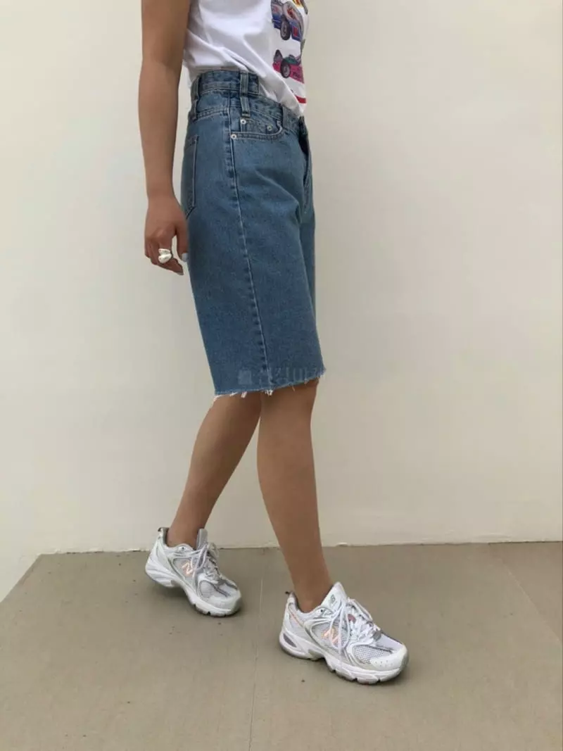 Matilda - Korean Women Fashion - #restrostyle - Short Pants - 3