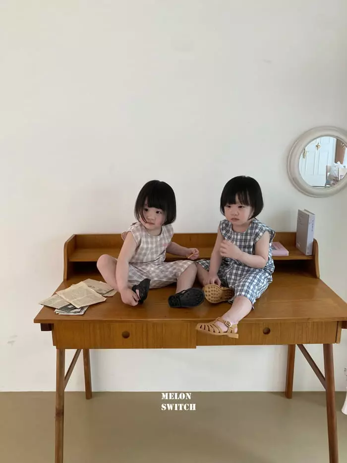 Melon Switch - Korean Children Fashion - #kidsstore - Check Cookie Sleeveless Top Bottom Set - 2
