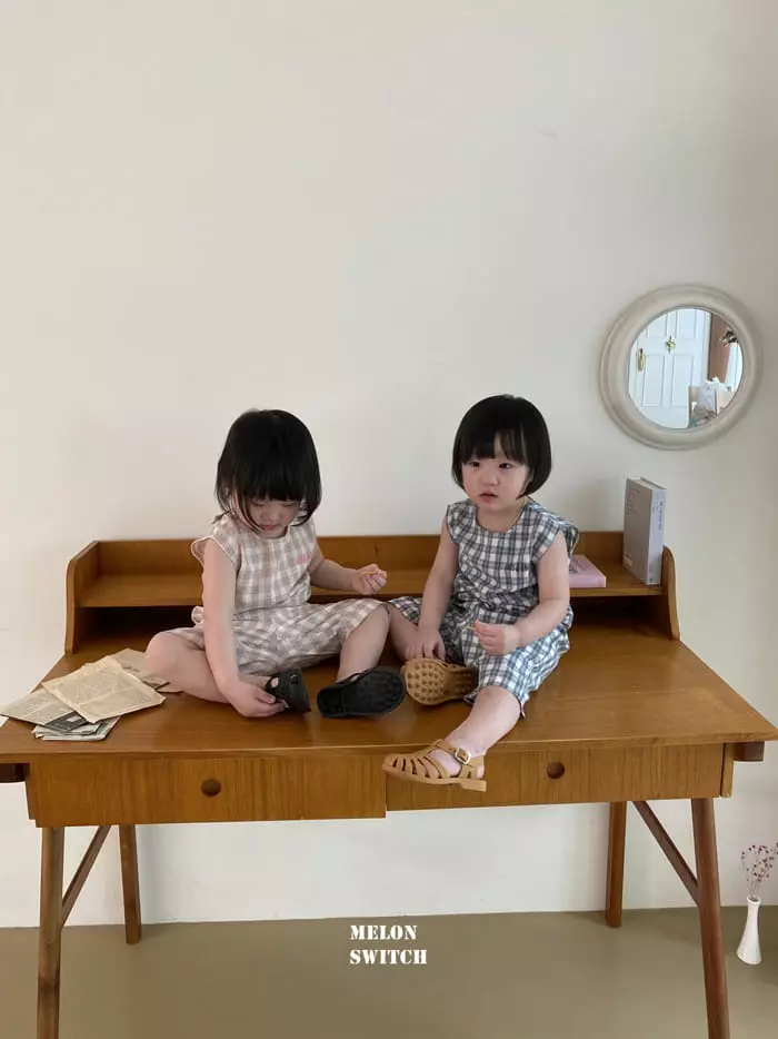 Melon Switch - Korean Children Fashion - #kidzfashiontrend - Check Cookie Sleeveless Top Bottom Set - 3