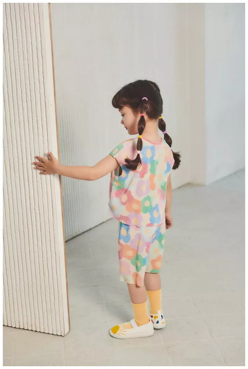 Mimico - Korean Children Fashion - #Kfashion4kids - Flower Wrinkle Top Bottom Set - 6
