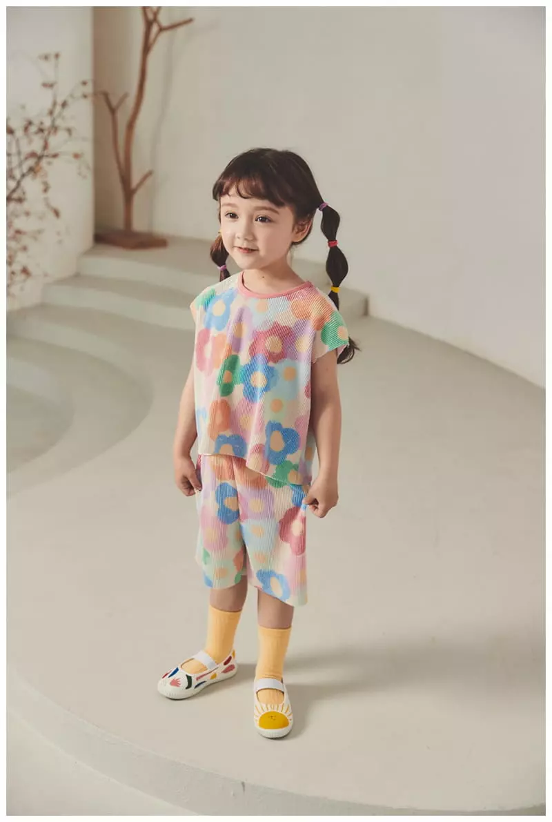Mimico - Korean Children Fashion - #kidsshorts - Flower Wrinkle Top Bottom Set - 4