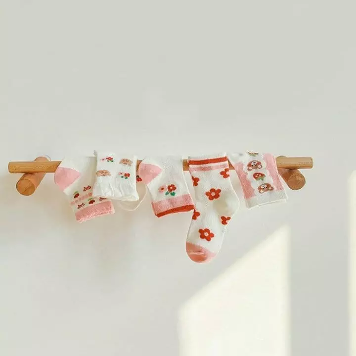 Miso - Korean Children Fashion - #littlefashionista - Flower Strawberry Socks Set - 2