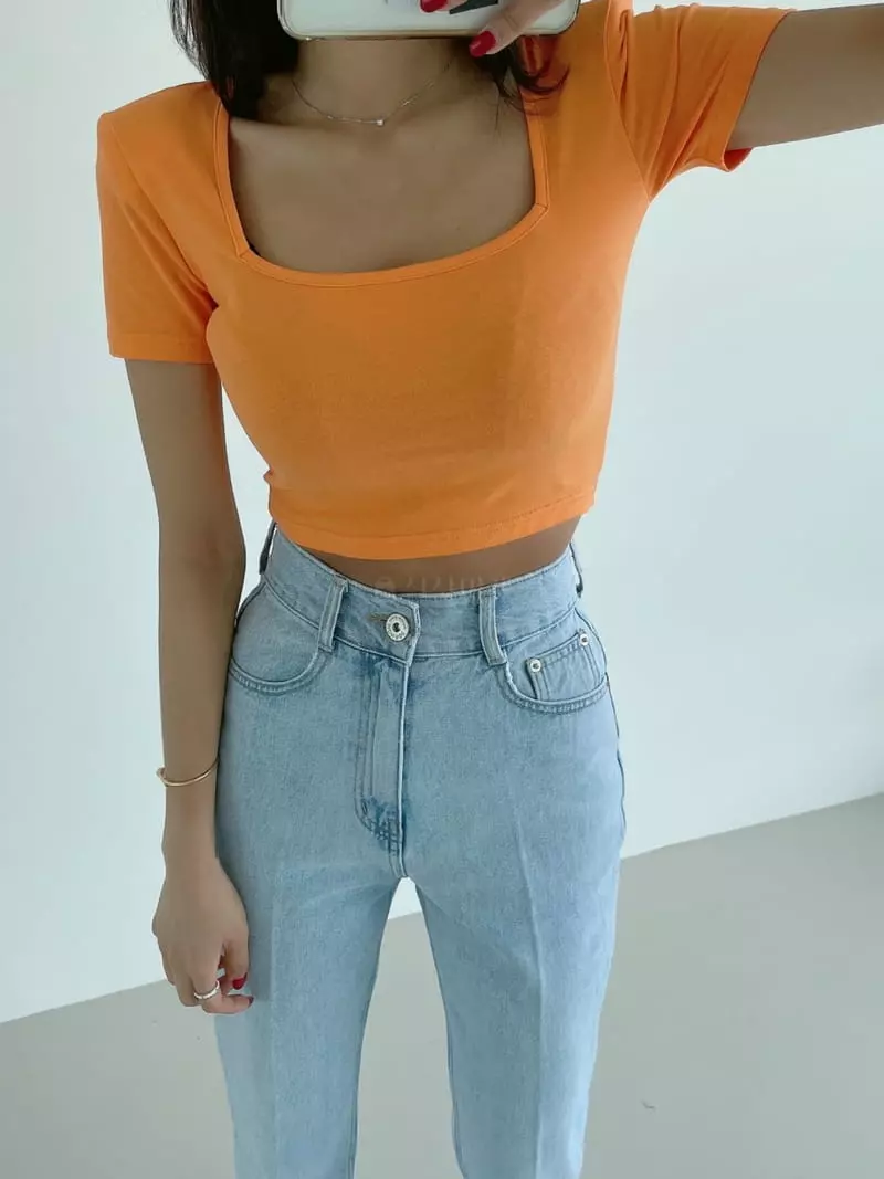 Monroe - Korean Women Fashion - #momslook - Short Square Crop Tee - 2