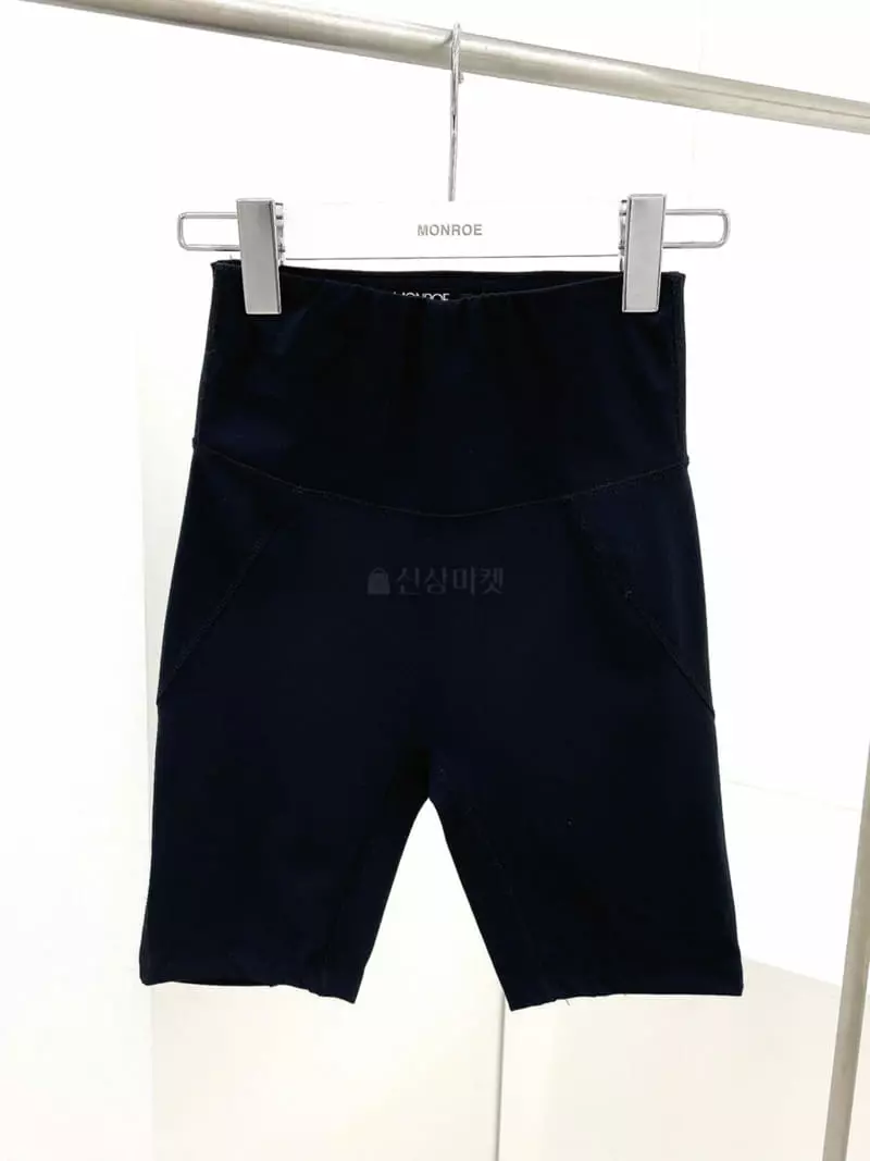Monroe - Korean Women Fashion - #momslook - Capri Leggings