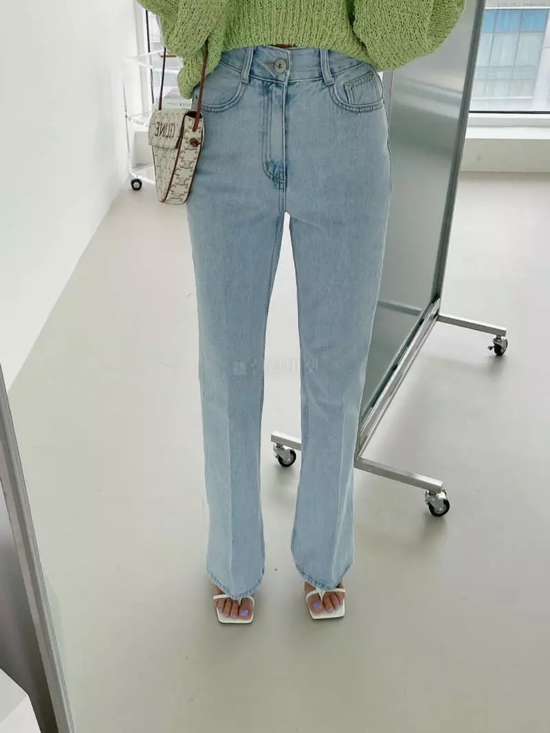 Monroe - Korean Women Fashion - #romanticstyle - Light Lejicgi Jeans
