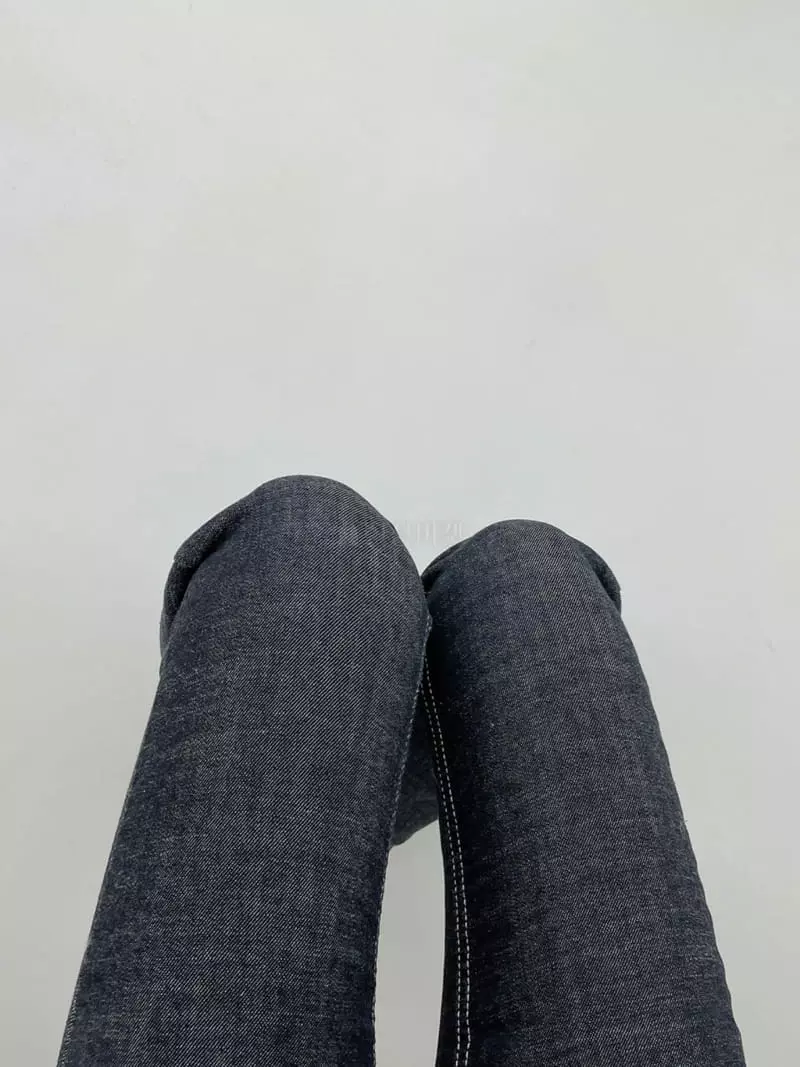 Monroe - Korean Women Fashion - #womensfashion - Black Slit Bootscut Jeans - 3