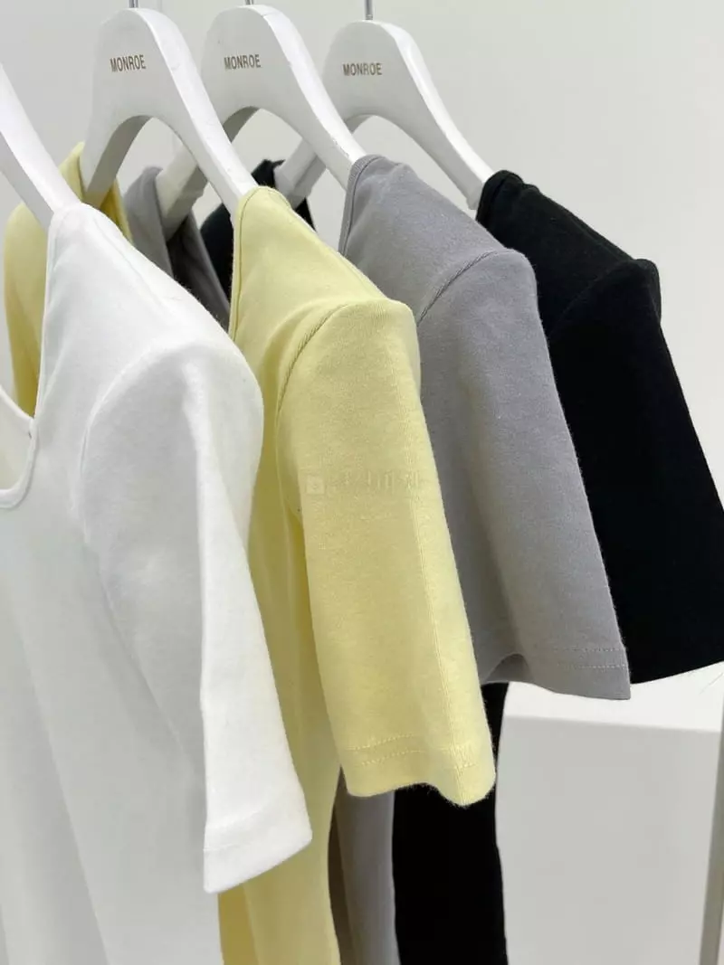 Monroe - Korean Women Fashion - #momslook - Short Sleeves U Neck Tee - 4
