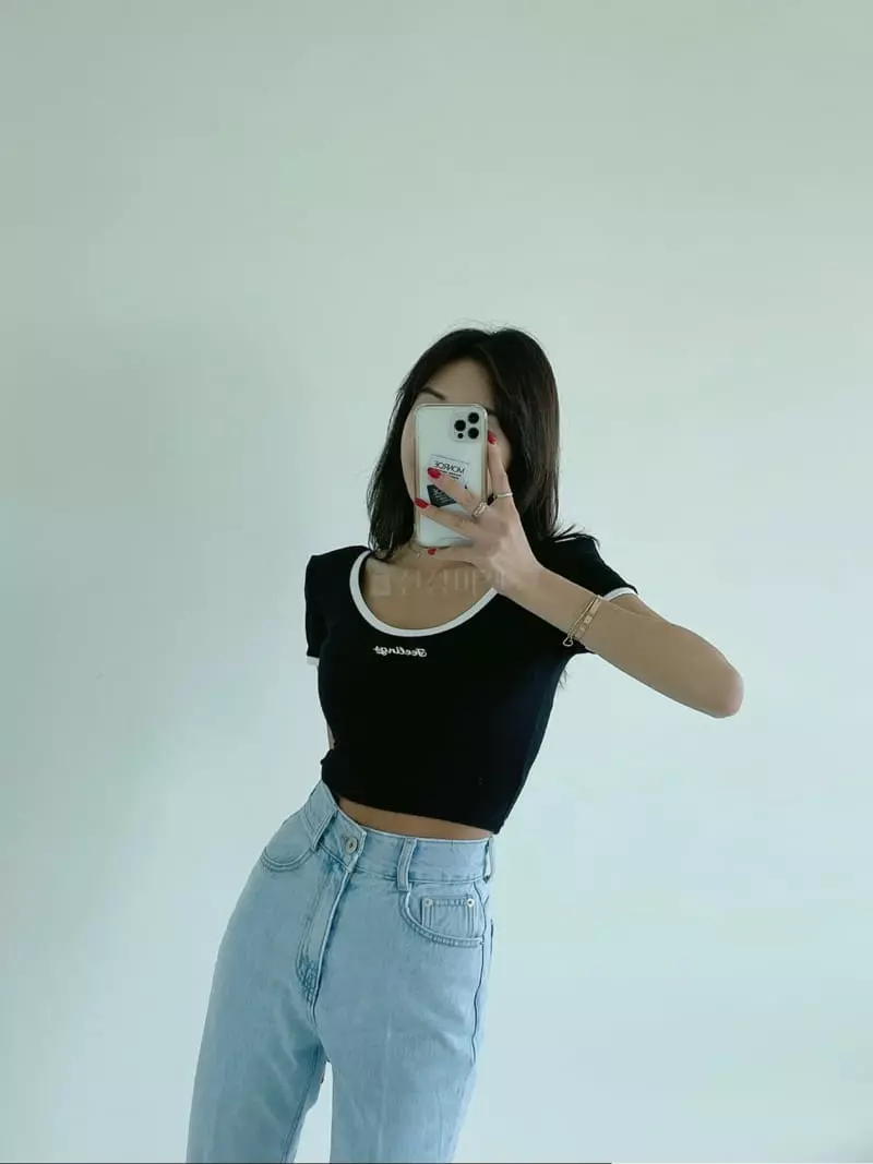 Monroe - Korean Women Fashion - #momslook - Feeling Crop Tee - 4