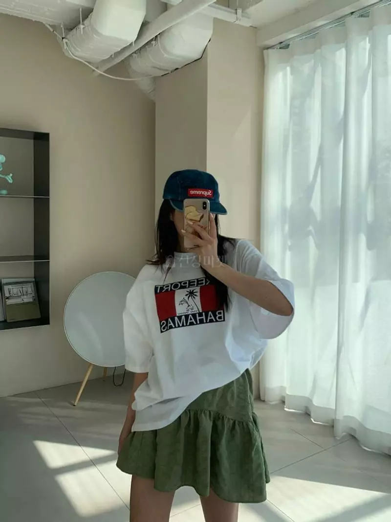Mosaic - Korean Women Fashion - #restrostyle - Dolphin Over Tee - 4