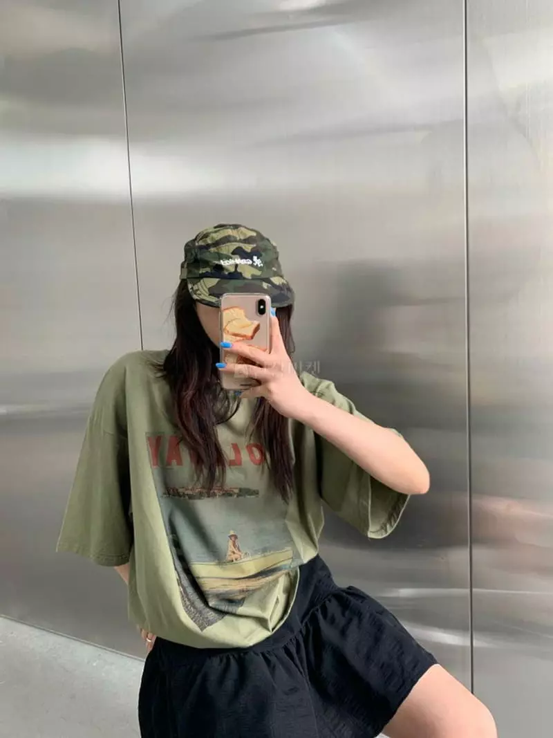 Mosaic - Korean Women Fashion - #womensfashion - Holliday Tee