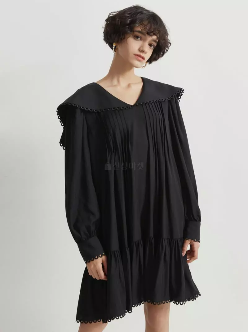 Neroli36 - Korean Women Fashion - #womensfashion - Big Collar Pintuck One-piece - 2