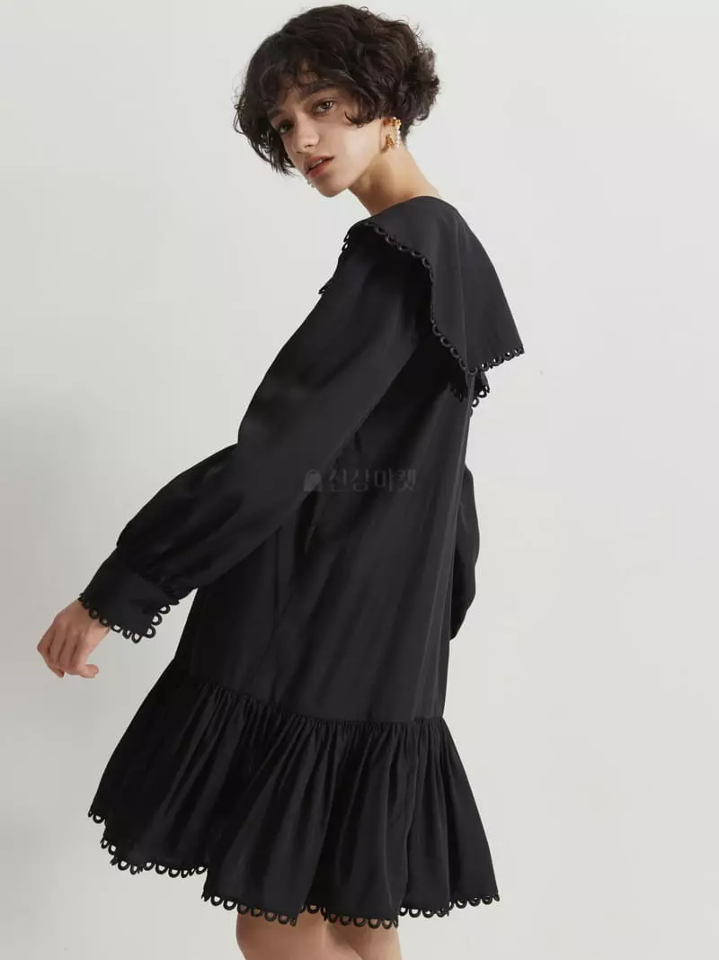 Neroli36 - Korean Women Fashion - #momslook - Big Collar Pintuck One-piece - 4