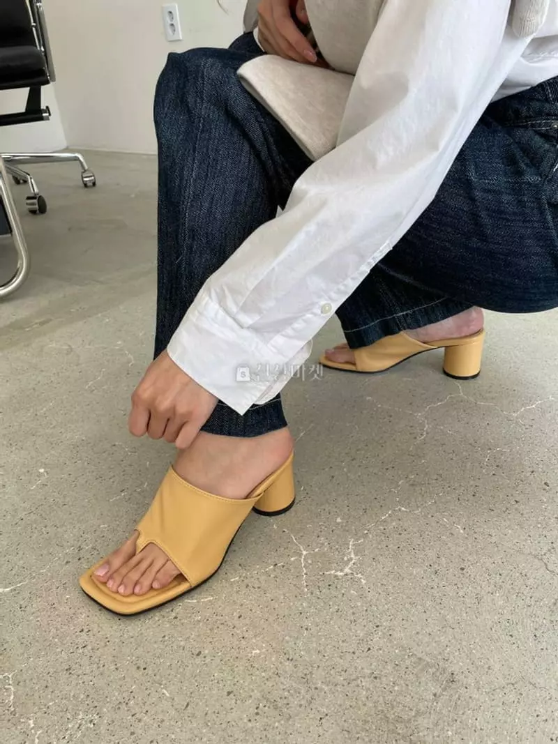 Onandon - Korean Women Fashion - #vintagekidsstyle - 2201 Flip-flops Sandals - 4