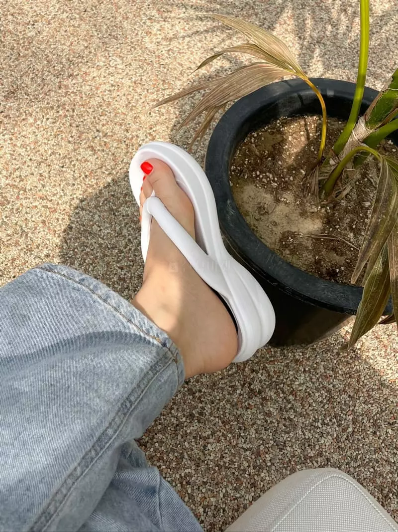 Onandon - Korean Women Fashion - #vintageinspired - 7721 Flip-flops Mule - 2