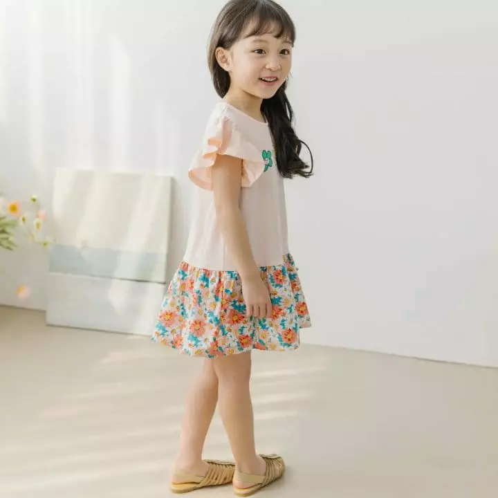 Orange Mom - Korean Children Fashion - #kidsstore - Smile Flower One-piece - 2