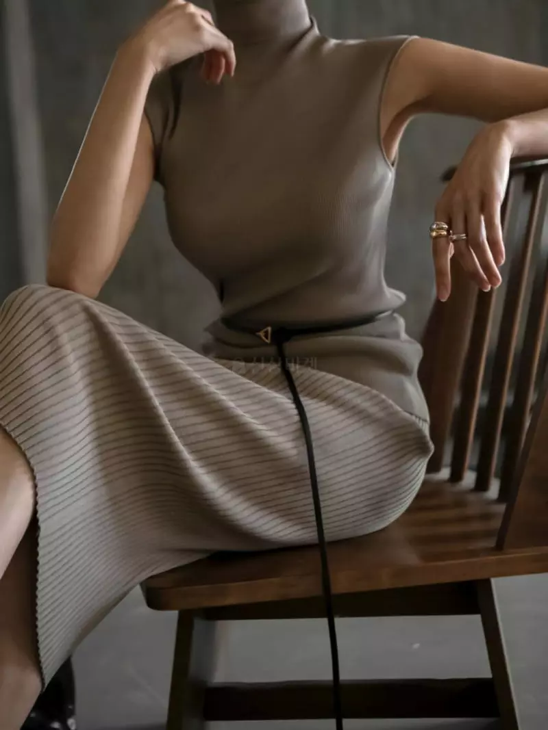 Paper Moon - Korean Women Fashion - #momslook - Turtleneck Sleeveless - 3