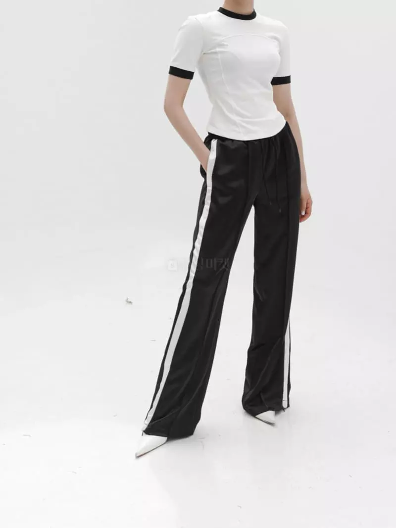 Paper Moon - Korean Women Fashion - #momslook - Color Stitch Tee