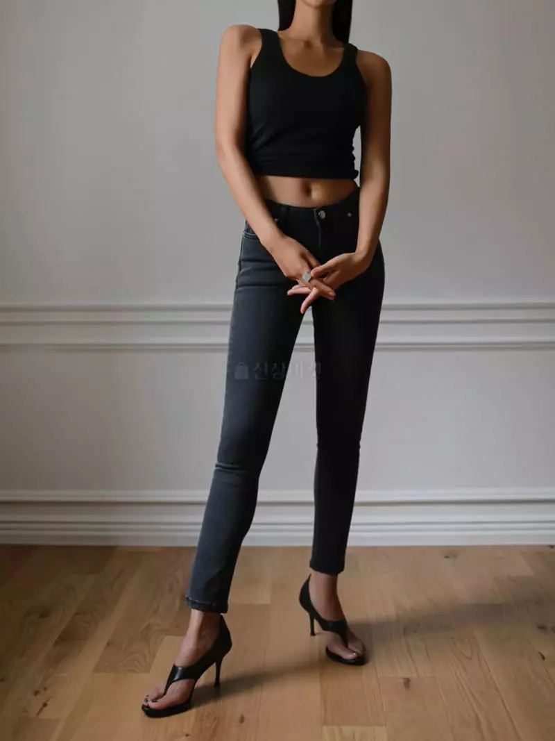 Paper Moon - Korean Women Fashion - #momslook - Wished Black Striaght Jeans - 2