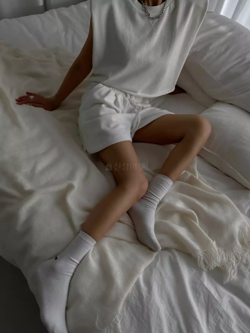 Paper Moon - Korean Women Fashion - #womensfashion - Two Tuck Sweat Shorts - 2