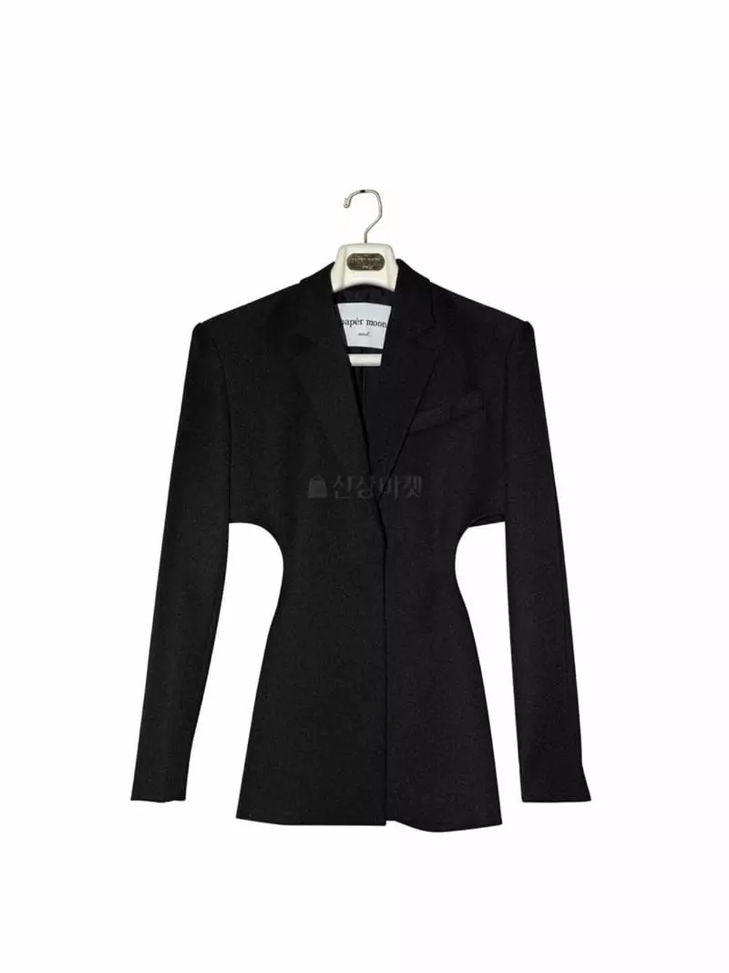 Paper Moon - Korean Women Fashion - #womensfashion - Square Shoulder Waist Detail Jacket - 3