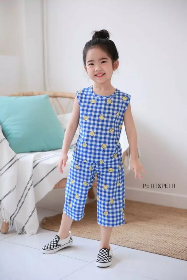 Petit & Petit - Korean Children Fashion - #prettylittlegirls - Check Kitty Top Bottom Set