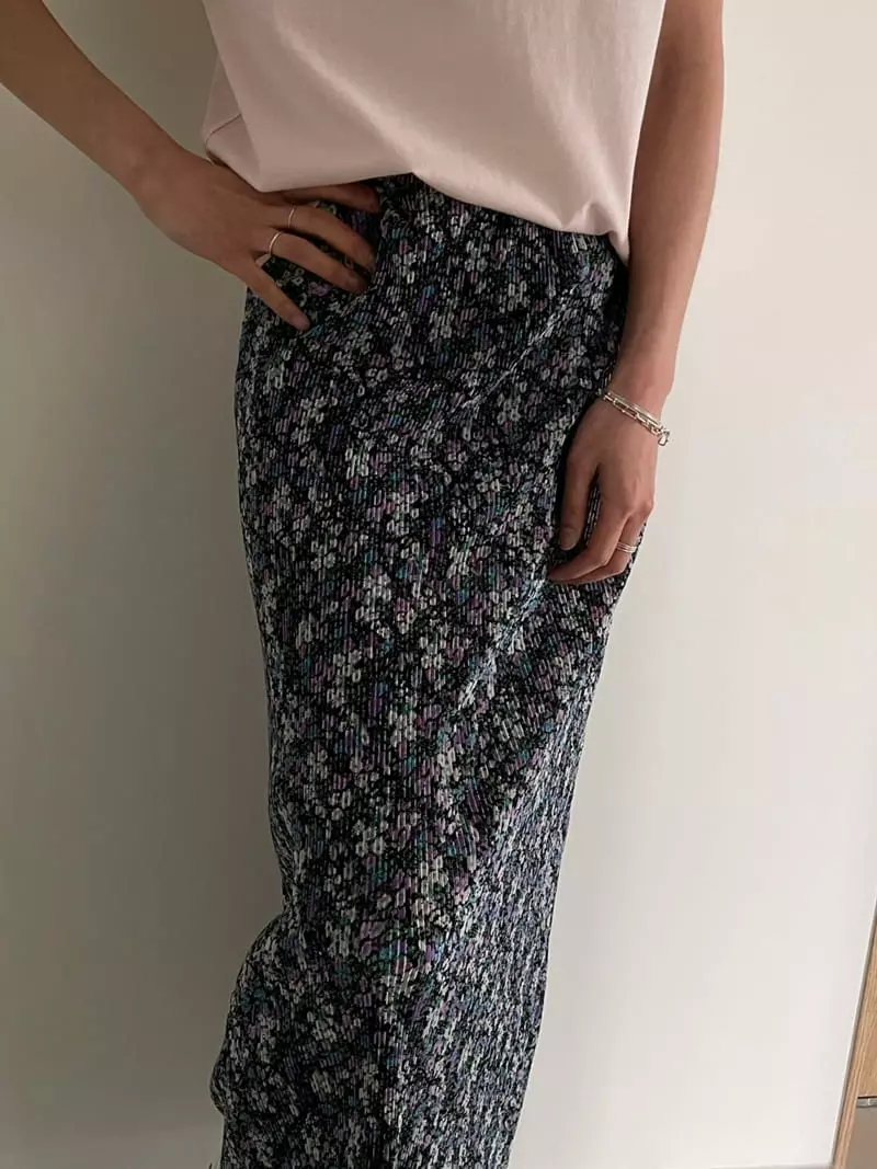 Ripple - Korean Women Fashion - #momslook - Pleats Flower Long Skirt - 7