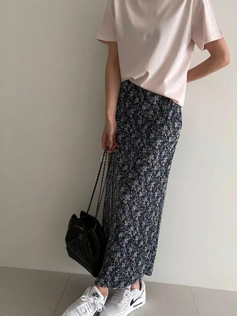 Ripple - Korean Women Fashion - #momslook - Pleats Flower Long Skirt - 4