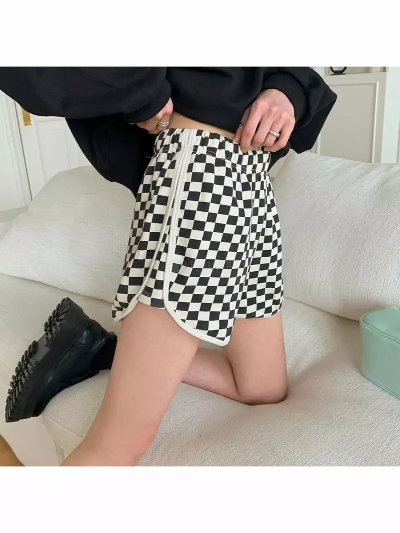 Sllow - Korean Women Fashion - #womensfashion - Checker Boarder Shorts - 4