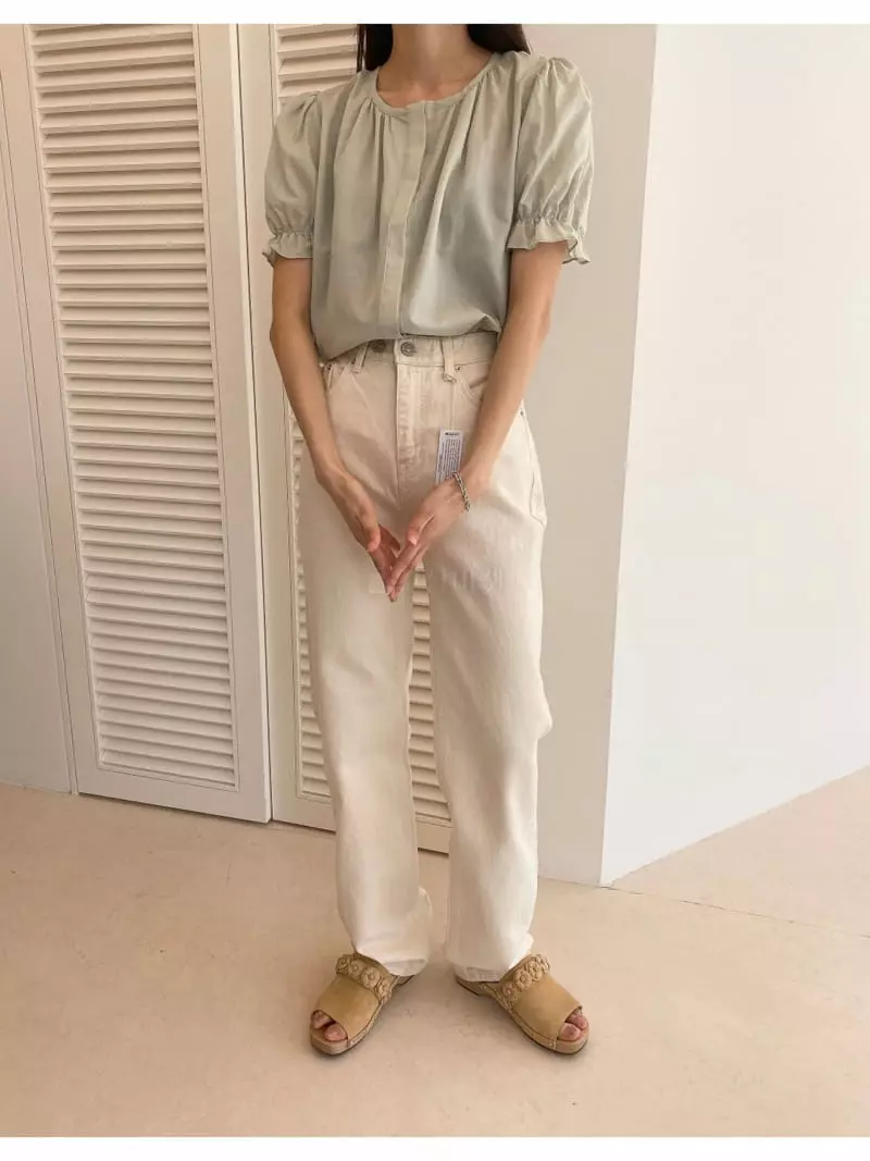 Sllow - Korean Women Fashion - #momslook - Round Puff Blouse - 2