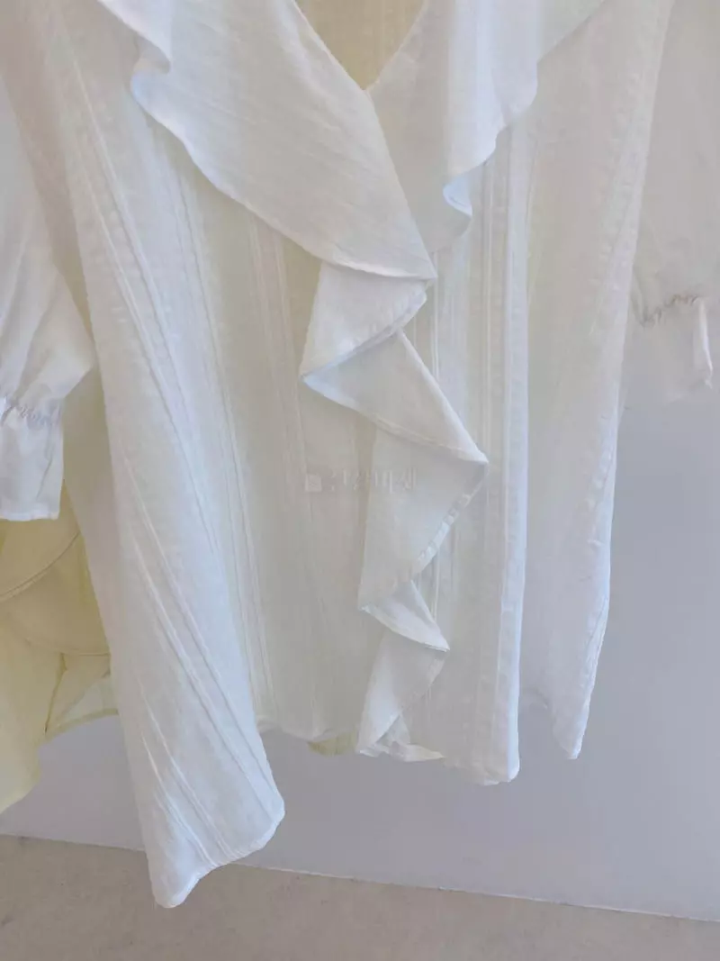 Sllow - Korean Women Fashion - #momslook - Merci Ruffle Blouse