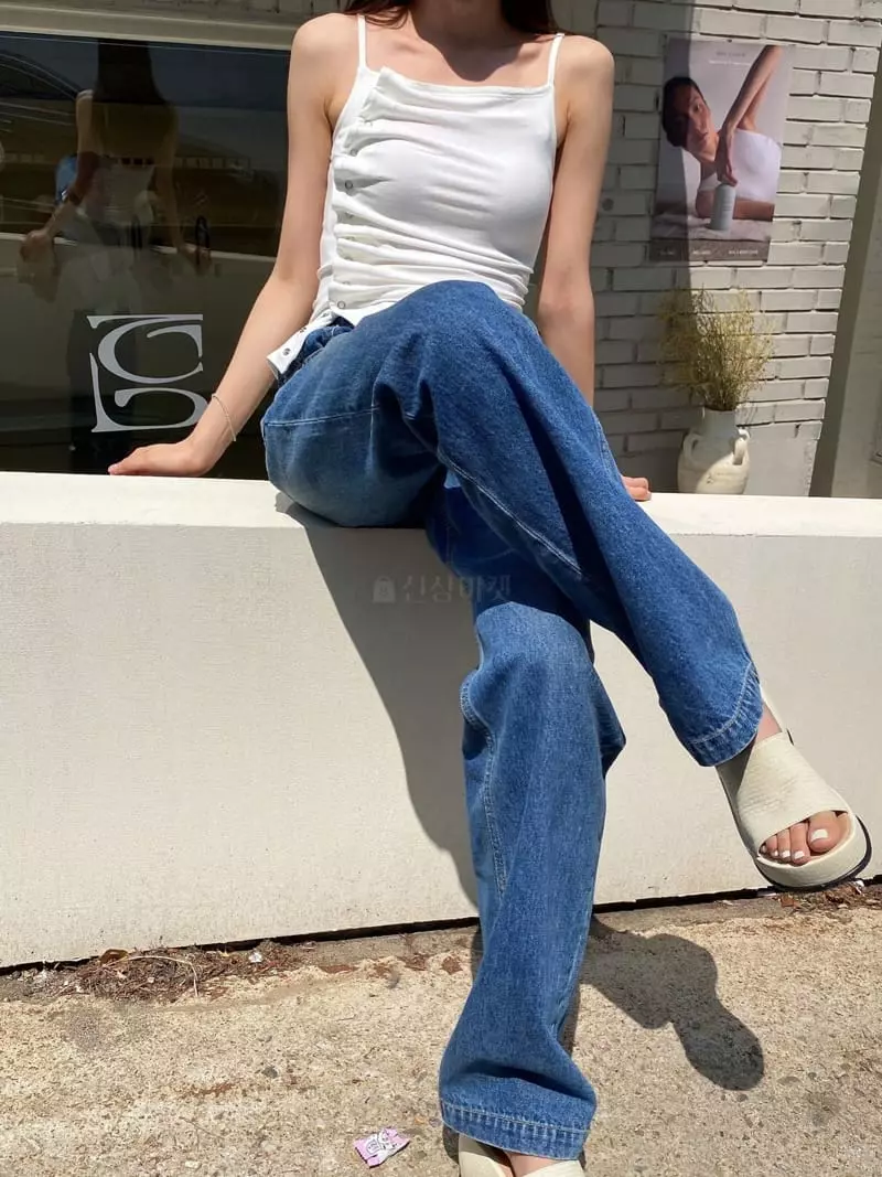 Sllow - Korean Women Fashion - #restrostyle - Eyelet Shrring Top