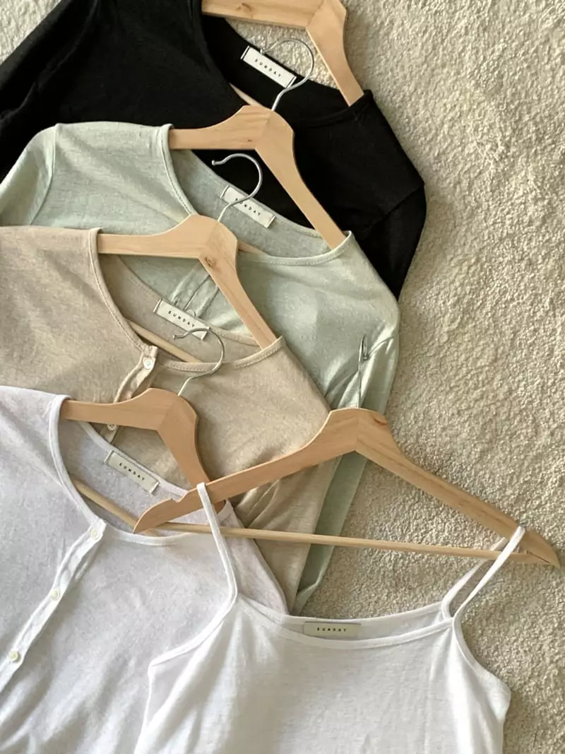 Sunday - Korean Women Fashion - #womensfashion - Heize Line Sleeveless Cardigan Set - 4